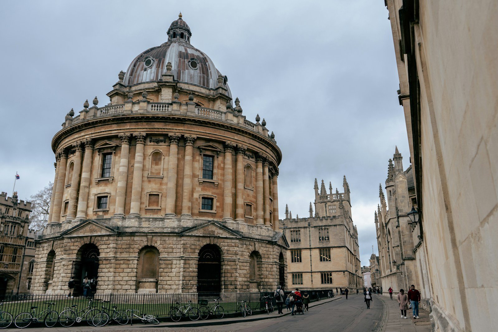 Oxford'un tarihî şehir ve üniversite mimarisi — şehir fotoğrafı, St Giles kampüsü değildir